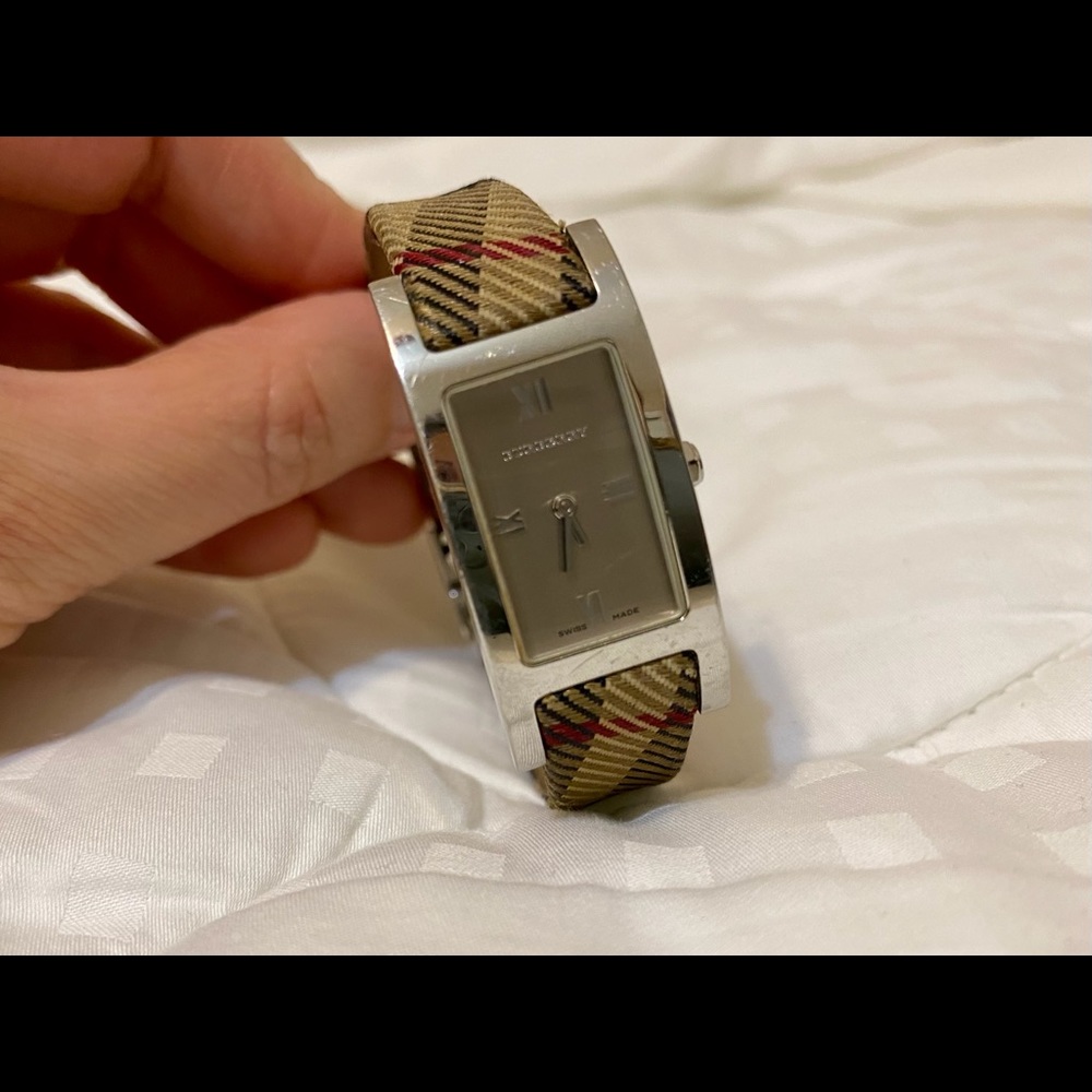BURBERRY BU1015 Plaid Watch